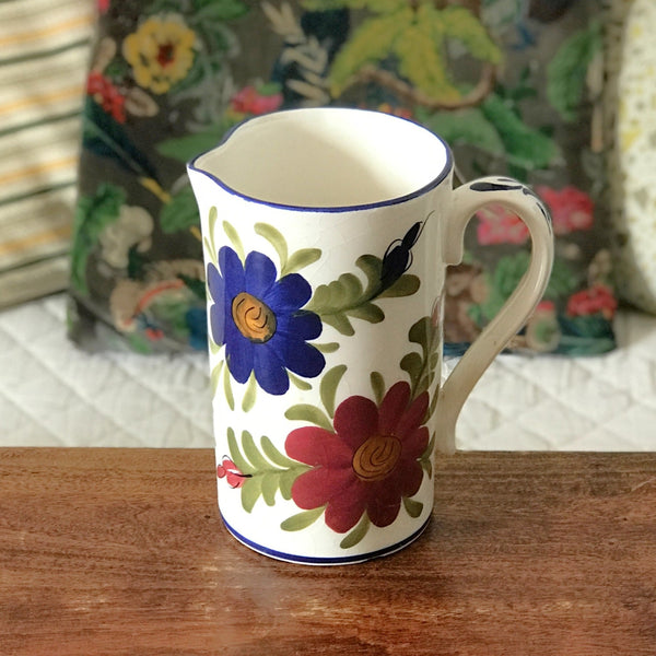 Grand pichet droit en céramique décor grosses fleurs contenance 1,5 litre par Hello Broc brocante en ligne