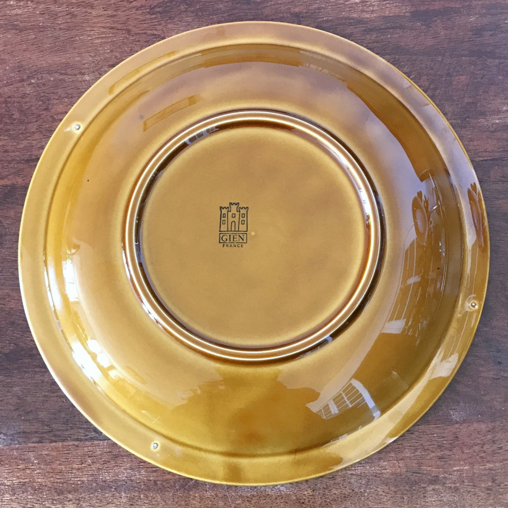 Lot de 3 assiettes vintage en faïence de Gien France modèle tonneau diamètre 26 cm par Hello Broc brocante en ligne