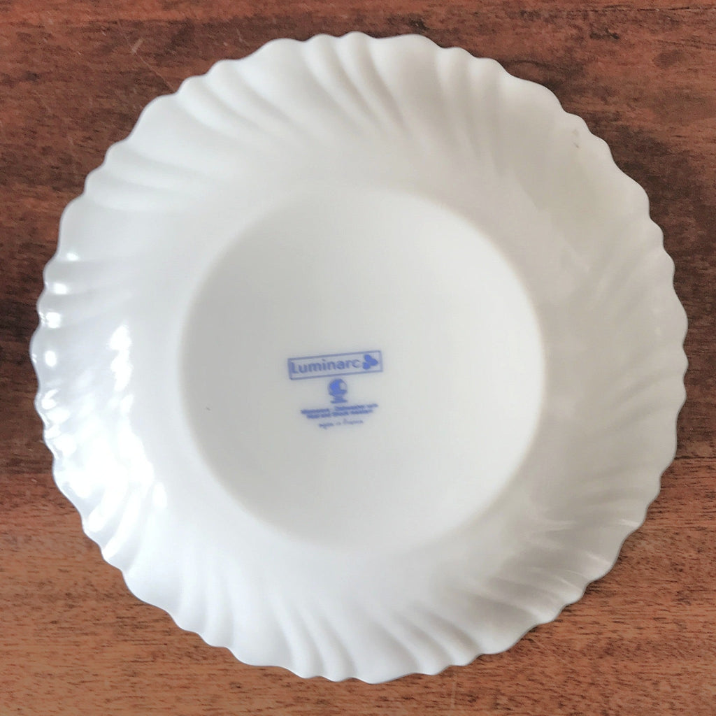 Lot de 5 assiettes creuses ou  à soupe vintage Luminarc verre opalin blanc décor fleurs mauves sur fond jaune pâle par Hello Broc brocante en ligne