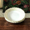 Lot de 5 assiettes à soupe Luminarc verre opalin blanc décor fleurs mauves fond jaune par Hello Broc brocante en ligne