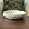 Lot de 6 assiettes à soupe vintage Luminarc verre opalin blanc décor fleurs mauves sur fond jaune pâle par Hello Broc brocante en ligne
