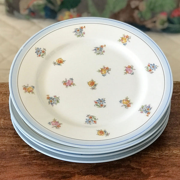 Lot de 4 assiettes plates en porcelaine de Limoges France Unique décor fleurs multicolores diamètre 23 cm par Hello Broc brocante en ligne Circa 1930