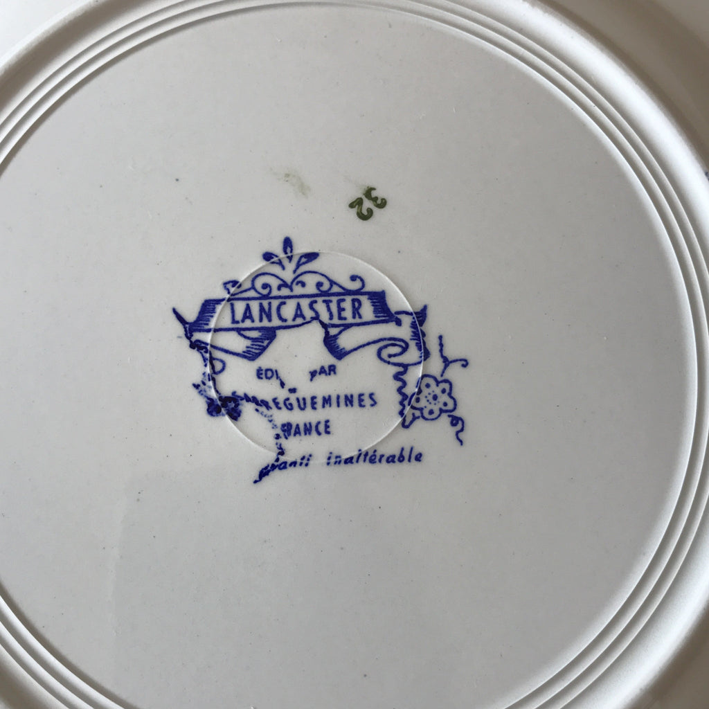Assiette plate vintage en faïence de Sarreguemines décor Lancaster bleu vendue à l'unité par Hello Broc brocante en ligne