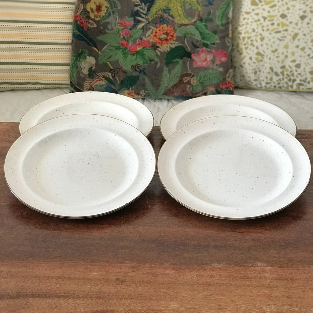 Lot de 4 grandes assiettes en céramique mouchetée anglaise diamètre 25 cm par Hello Broc brocante en ligne