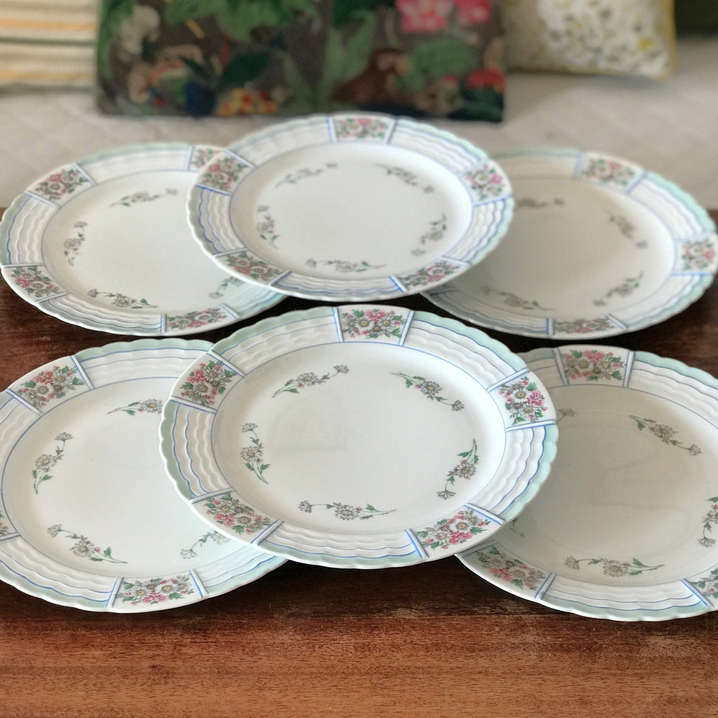 Lot de 6 assiettes plates en porcelaine de Limoges Lanternier décor bleu et fleuri par Hello Broc brocante en ligne