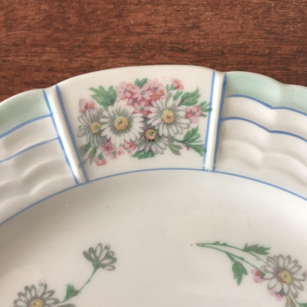 Lot de 6 assiettes plates en porcelaine de Limoges Lanternier décor bleu et fleuri par Hello Broc brocante en ligne