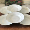 Lot de 6 assiettes creuses en porcelaine blanche du Berry décor doré ADP France diamètre de 23 cm par Hello Broc brocante en ligne