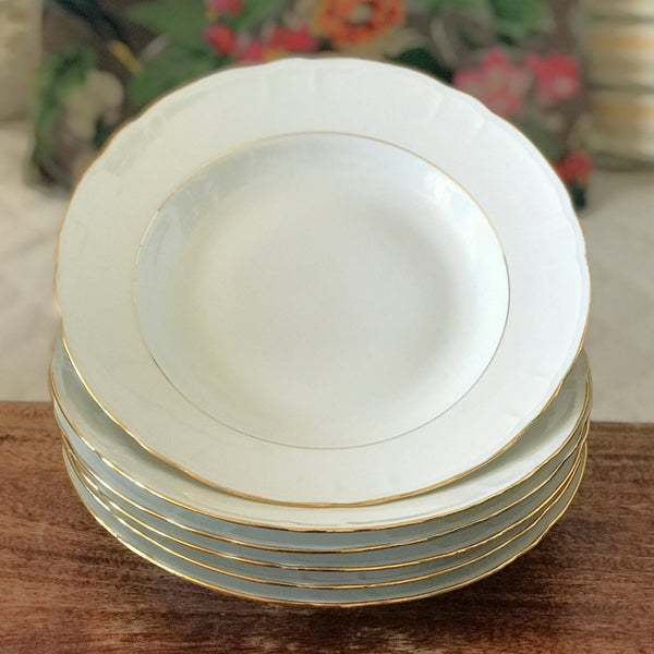 Lot de 6 assiettes creuses en porcelaine blanche du Berry décor doré ADP France diamètre de 23 cm par Hello Broc brocante en ligne