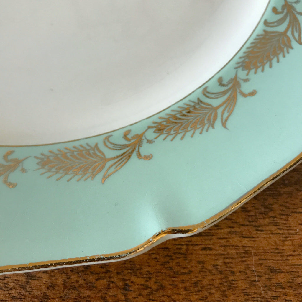 Lot de 4 assiettes plates en semi porcelaine Céranord France modèle Picardie blanche bordure vert menthe Circa 1950 par Hello Broc brocante en ligne