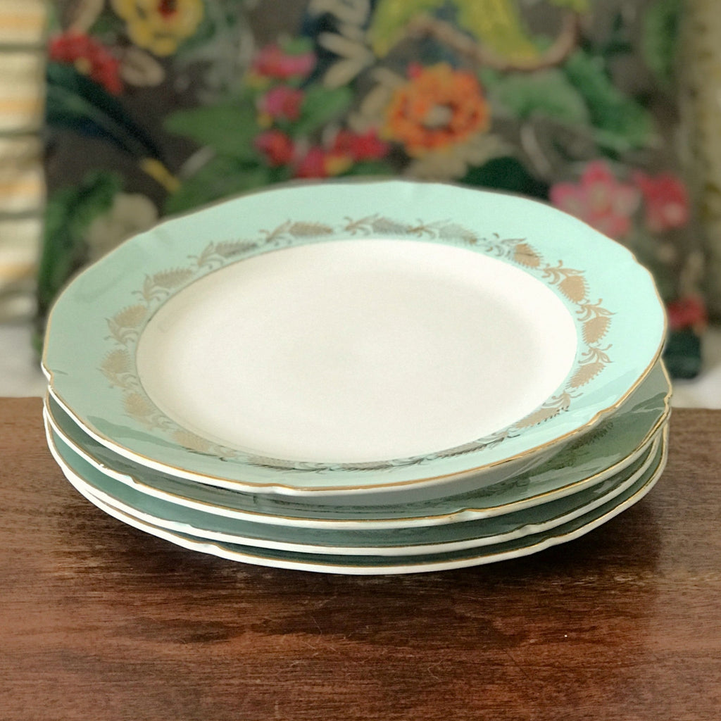 Lot de 4 assiettes plates en semi porcelaine Céranord France modèle Picardie blanche bordure vert menthe Circa 1950 par Hello Broc brocante en ligne
