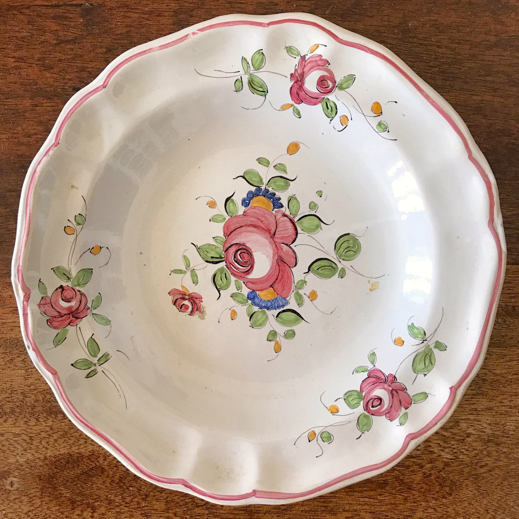 Ensemble coordonné assiette plate et assiette creuse en céramique décor vintage fleurs peint à la main diamètre de 24 cm par Hello Broc brocante en ligne