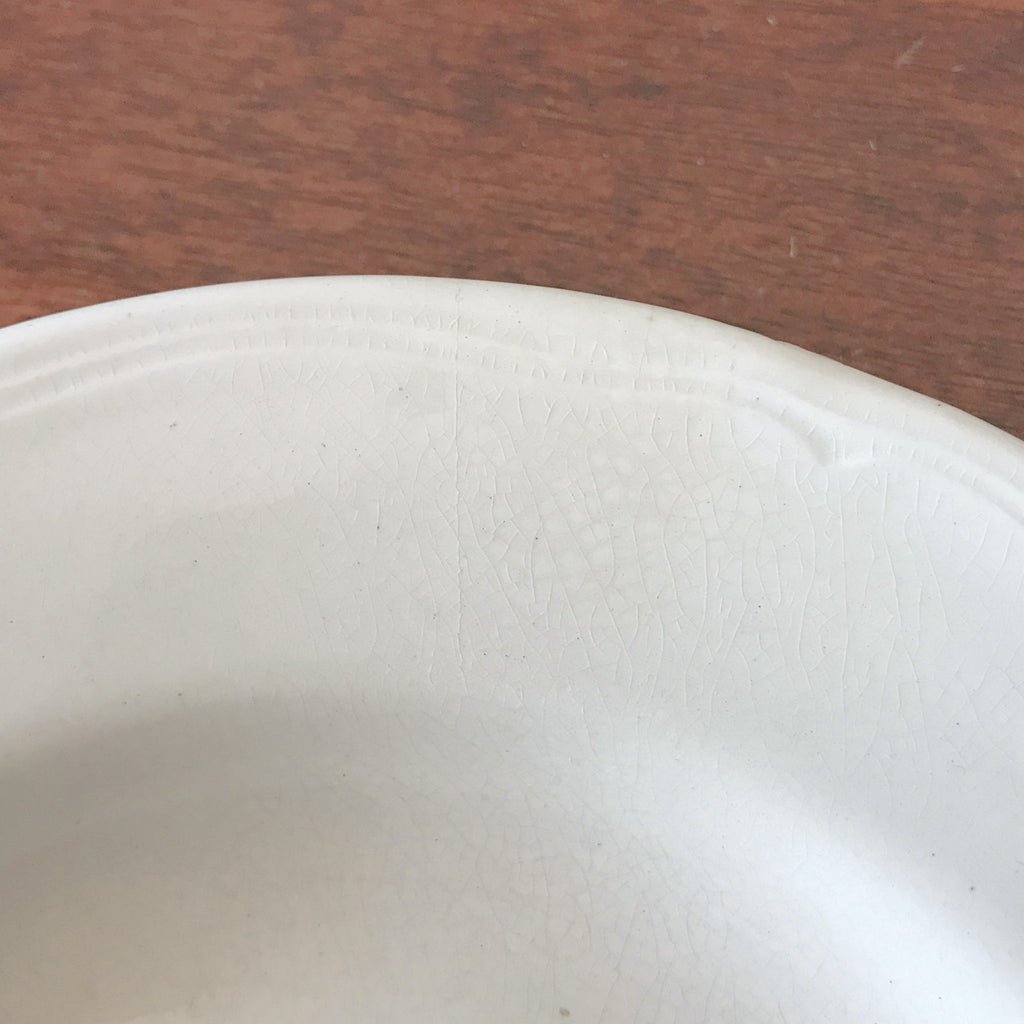 Ensemble de 3 assiettes creuses anciennes en faïence blanche diamètre 23 cm par Hello Broc brocante en ligne