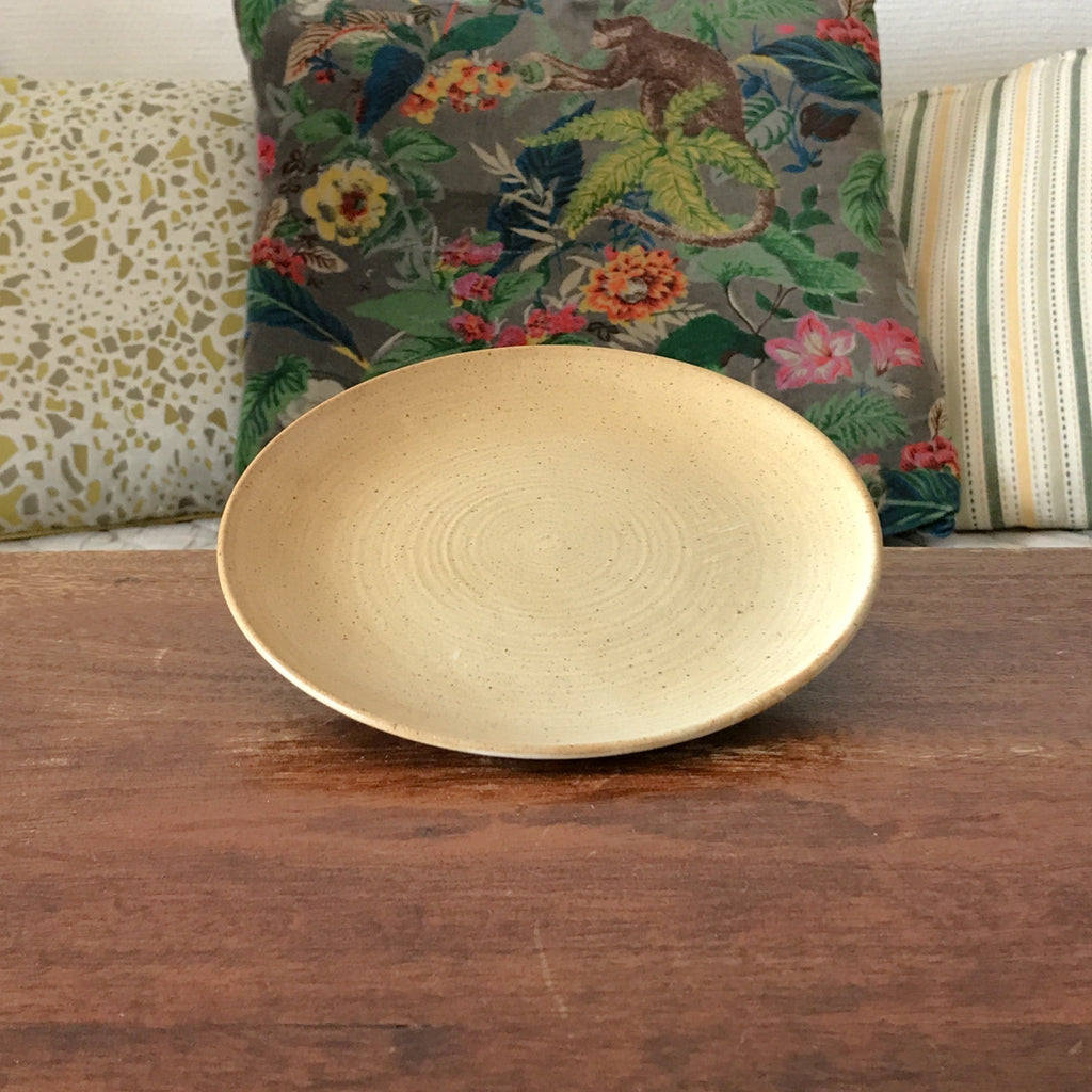 Assiette à dessert  vintage diamètre de 19,5 cm CNP Grès Village France par Hello Broc brocante en ligne