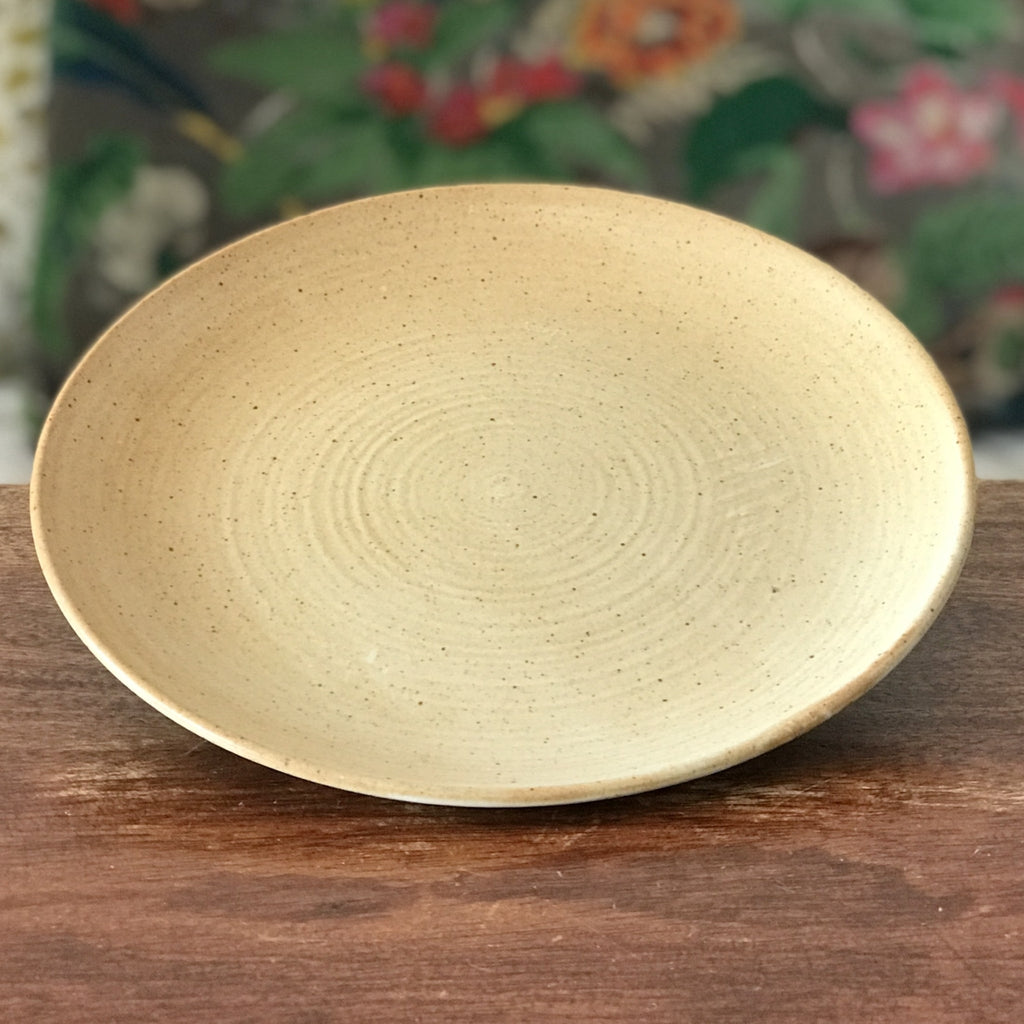 Assiette à dessert  vintage diamètre de 19,5 cm CNP Grès Village France par Hello Broc brocante en ligne