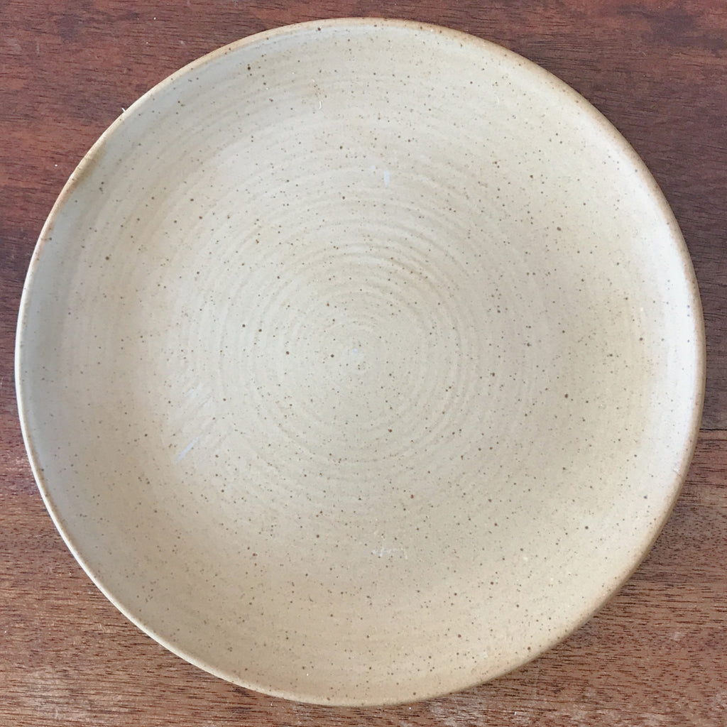 Assiette à dessert  vintage diamètre de 19,5 cm CNP Grès Village France par Hello Broc brocante en ligne