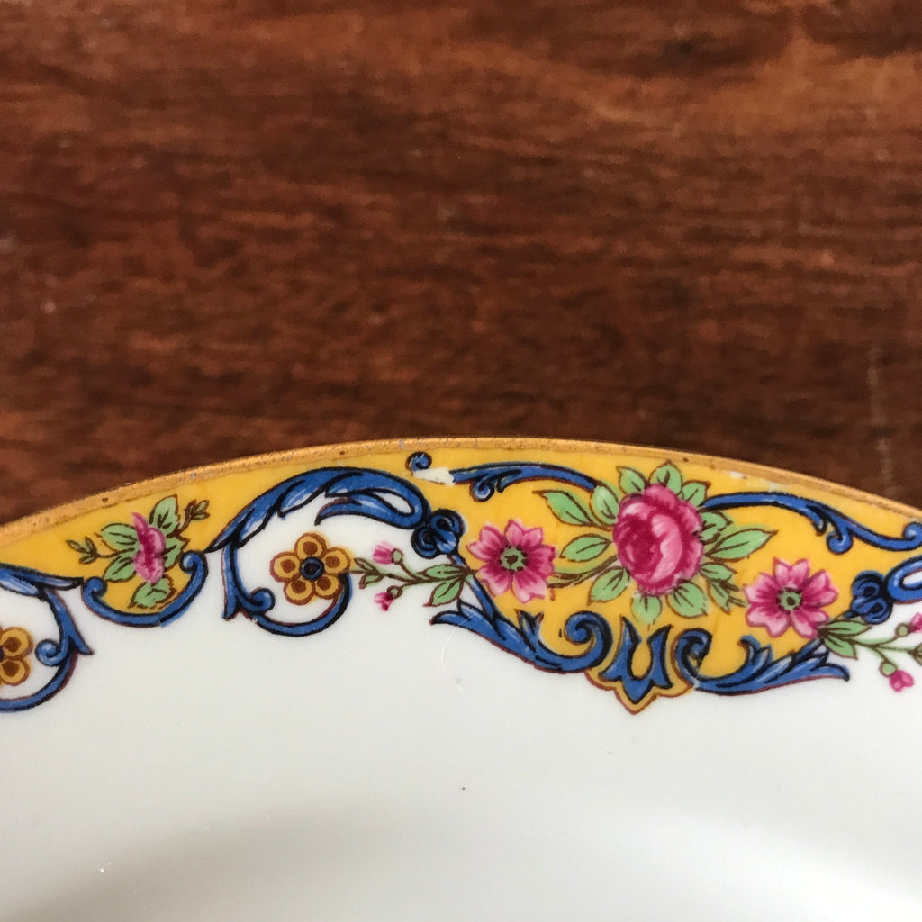 Lot de 6 assiettes à dessert en porcelaine de Limoges bordure jaune et fleurs multicolores par Hello Broc brocante en ligne