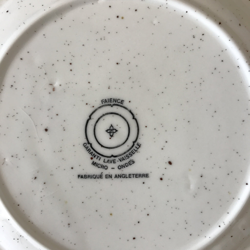 Lot de 6 assiettes à dessert en faïence à l'effet moucheté fabriquées en Angleterre par Hello Broc brocante en ligne