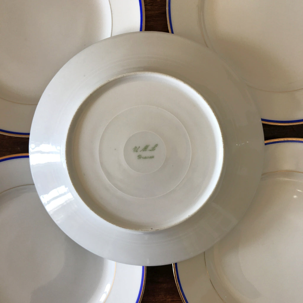 Lot de 5 assiettes à dessert en porcelaine blanche liserés doré et bleu UML France diamètre de 20,5 cm par Hello Broc brocante en ligne
