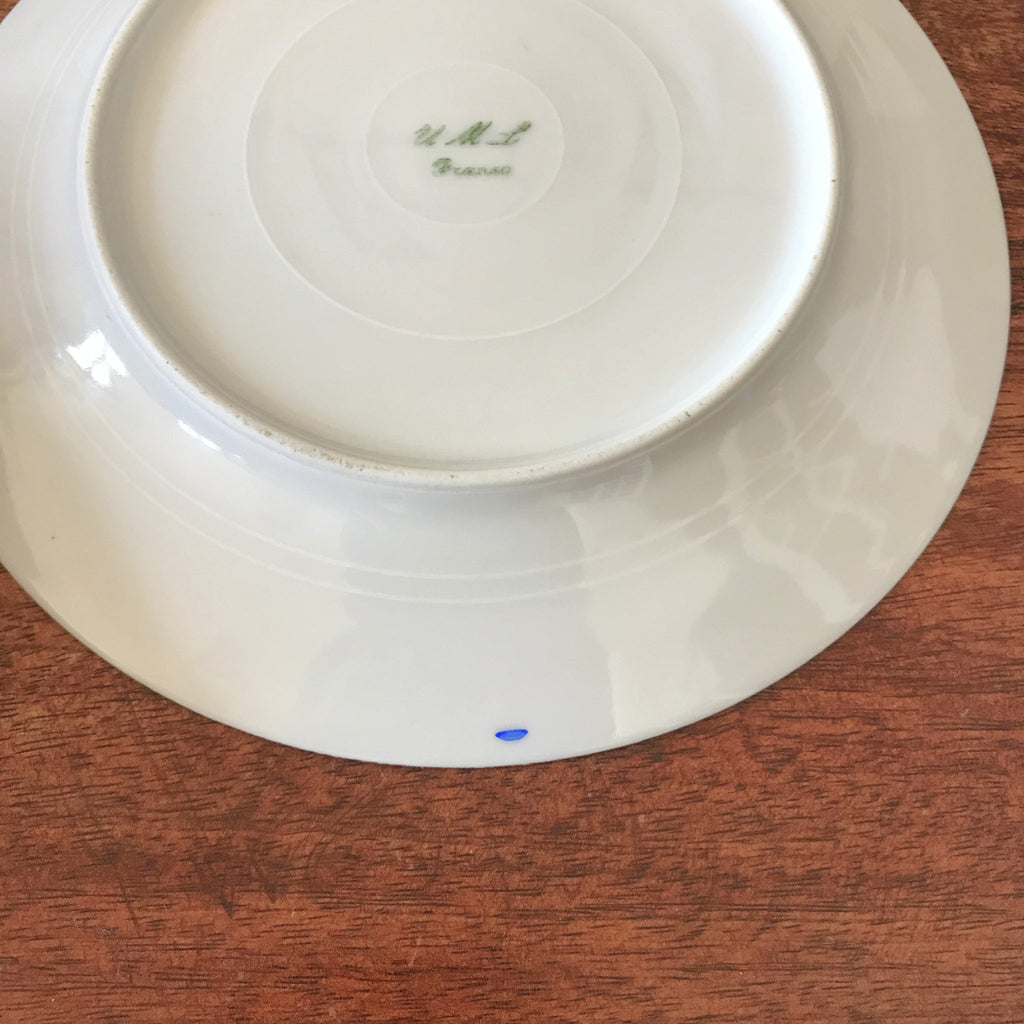 Lot de 5 assiettes à dessert en porcelaine blanche liserés doré et bleu UML France diamètre de 20,5 cm par Hello Broc brocante en ligne