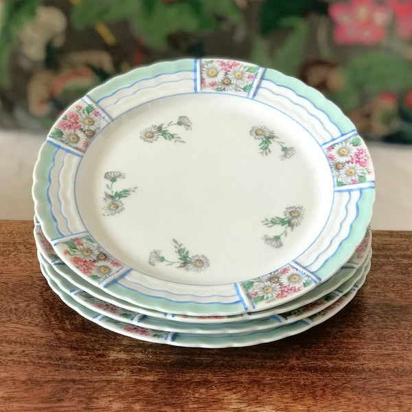 Lot 4 de petites assiettes en porcelaine de Limoges Lanternier décor bleu et fleuri par Hello Broc brocante en ligne