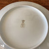 Lot de 6 assiettes à dessert blanches avec liserés dorés en porcelaine du Berry diamètre de 18 cm par Hello Broc brocante en ligne 