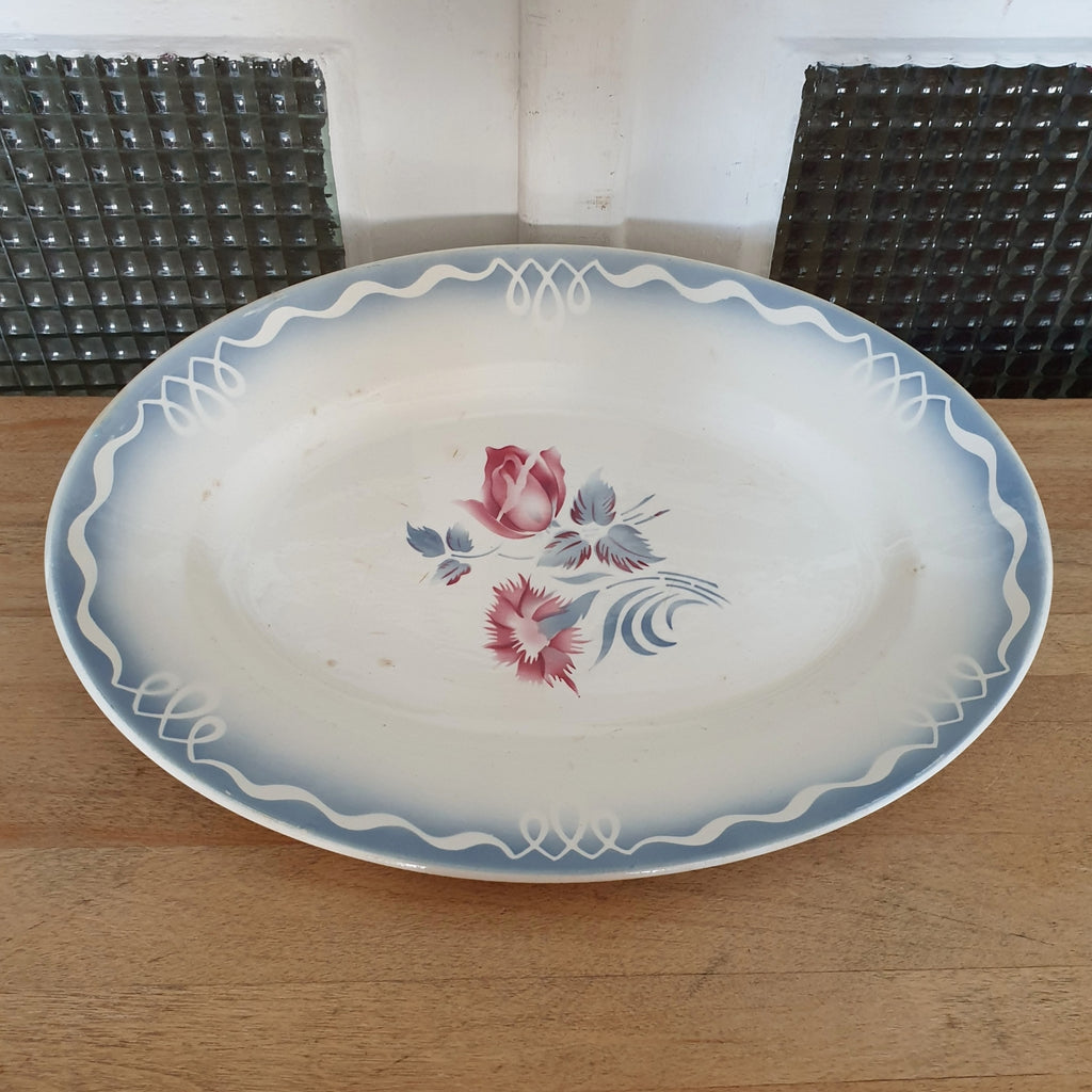 Plat de service et de présentation vintage ovale en faïence décor Juliette de Digoin Sarreguemines par Hello Broc brocante en ligne