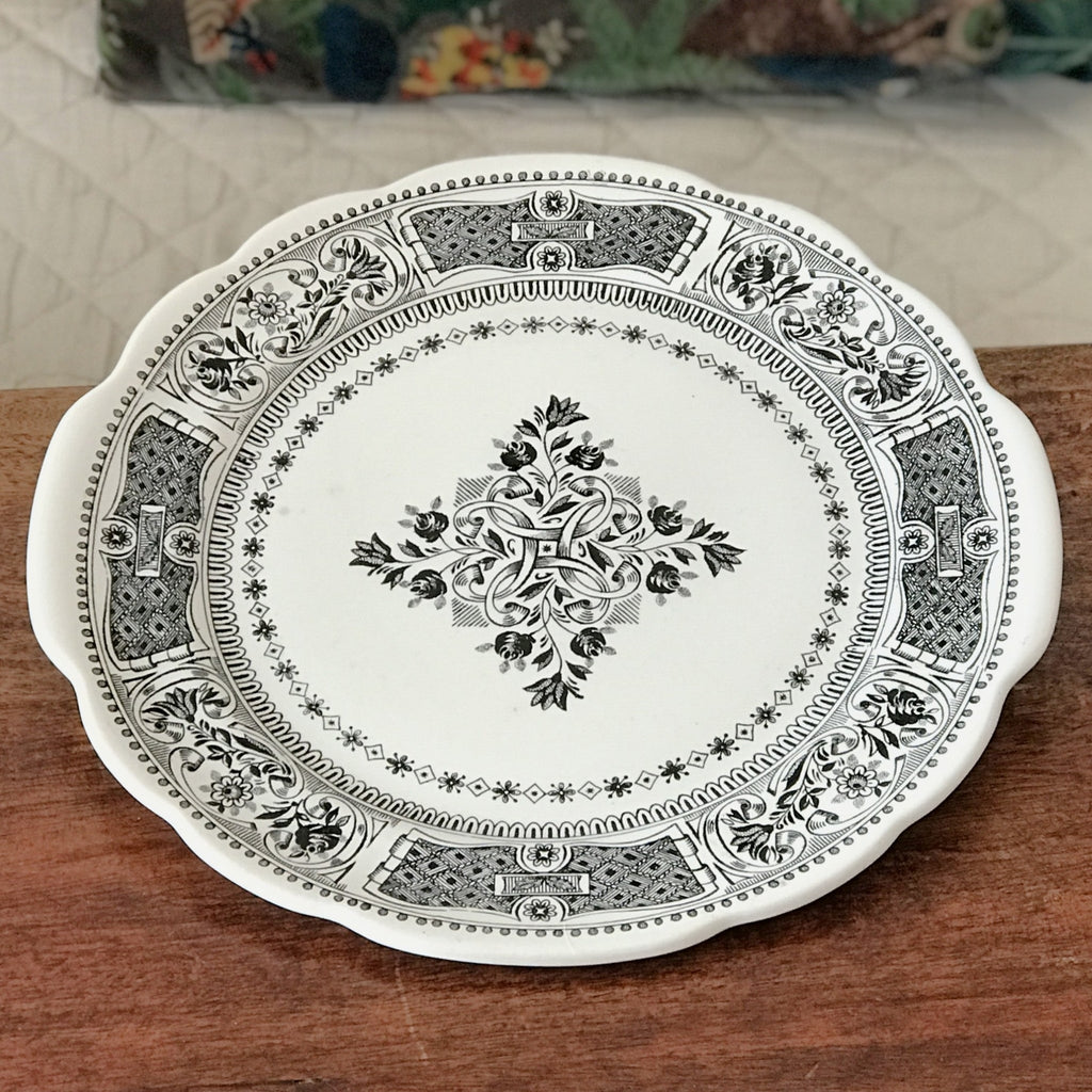 Plat de service vintage pour gâteau ou tarte en faïence de Gien diamètre de 28 cm par Hello Broc brocante en ligne