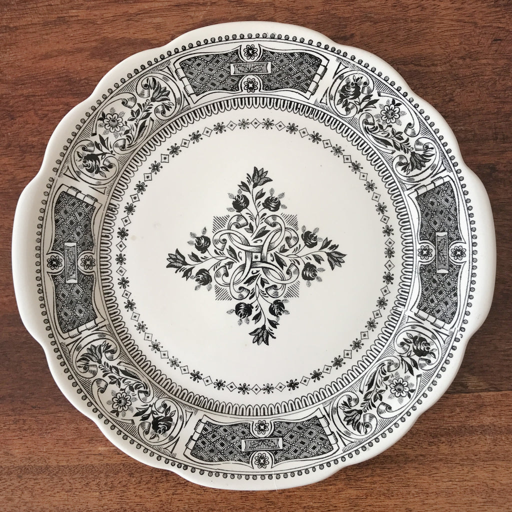 Plat de service vintage pour gâteau ou tarte en faïence de Gien diamètre de 28 cm par Hello Broc brocante en ligne