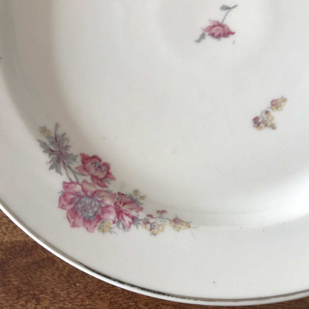 Plat de service en porcelaine de Limoges W. G. & Co pour Guérin & Co Circa 1910 1920 diamètre 31 cm par Hello Broc brocante en ligne