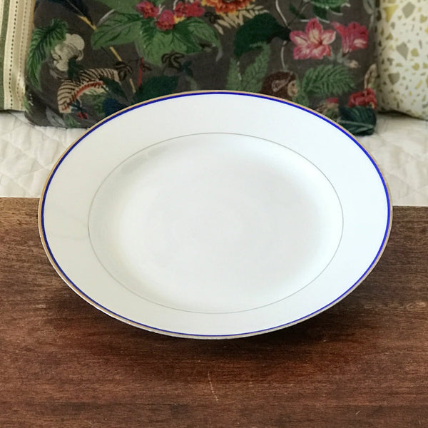 Plat de service rond et plat en porcelaine blanche liserés doré et bleu UML France diamètre de 28 cm par Hello Broc brocante en ligne
