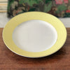 Plat de service rond en faïence blanche et jaune Orchies Moulin des Loups France diamètre de 27 cm par Hello Broc brocante en ligne