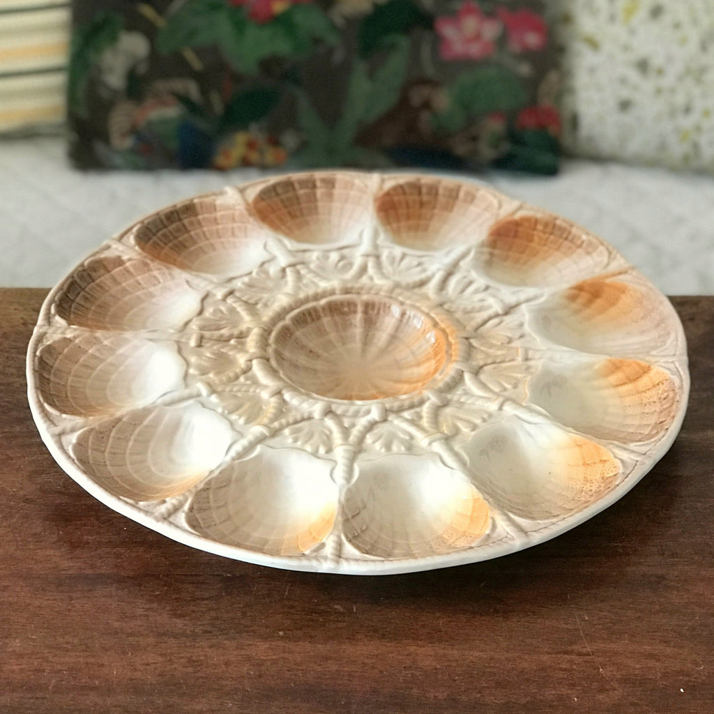 Grand plat de service rond en barbotine pour huîtres, fruits de mer et coquillages Sarreguemines par Hello Broc brocante en ligne