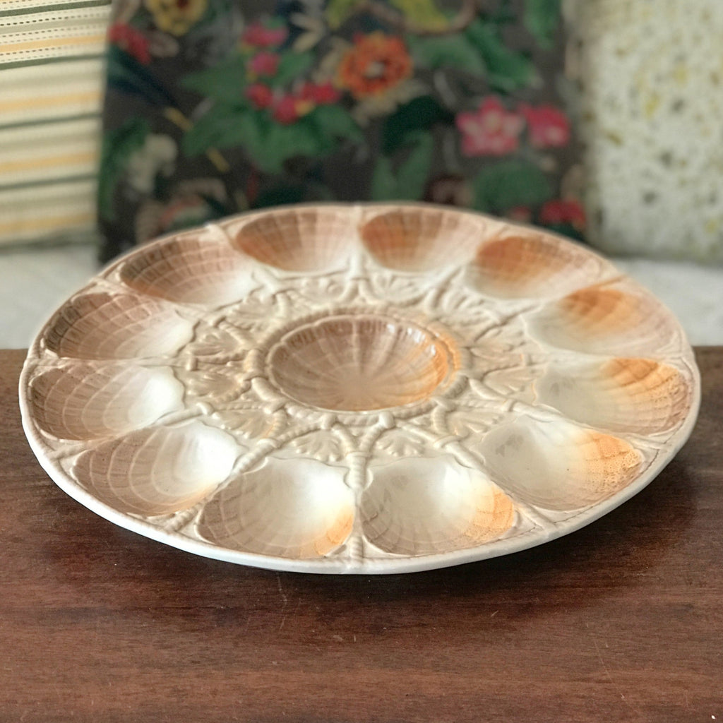 Grand plat de service rond en barbotine pour huîtres, fruits de mer et coquillages Sarreguemines par Hello Broc brocante en ligne