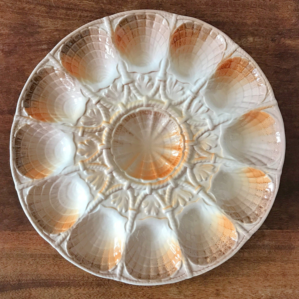 Grand plat de service rond en barbotine pour huîtres, fruits de mer et coquillages Sarreguemines par Hello Broc brocante en ligne