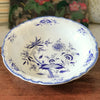 Plat de service vintage rond et creux en faïence de Sarreguemines décor Lancaster bleu diamètre de 31 cm par Hello Broc brocante en ligne