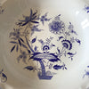 Plat de service vintage rond et creux en faïence de Sarreguemines décor Lancaster bleu diamètre de 31 cm par Hello Broc brocante en ligne