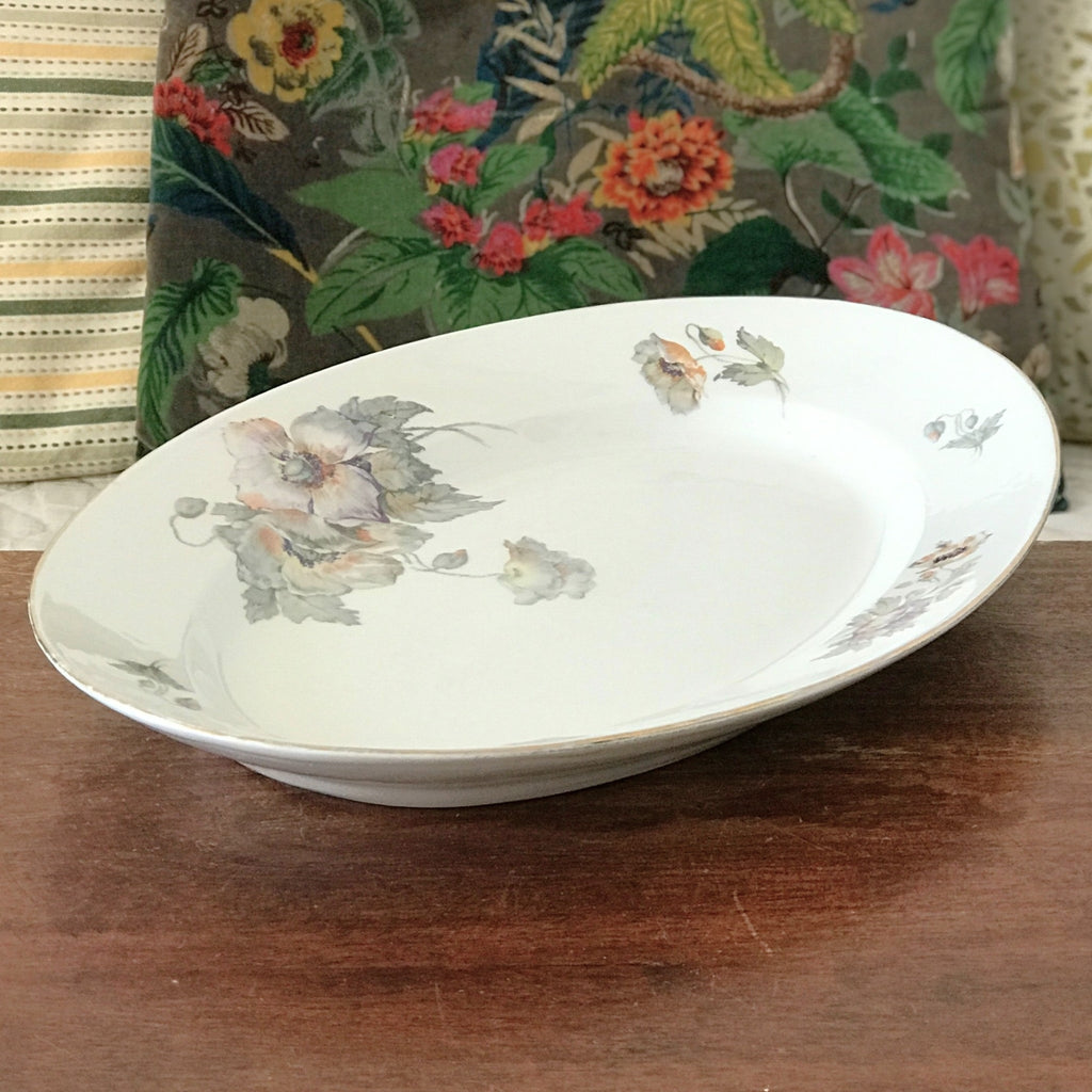 Grand plat de service ovale en porcelaine ULIM Limoges France à décor pavots par Hello Broc brocante en ligne