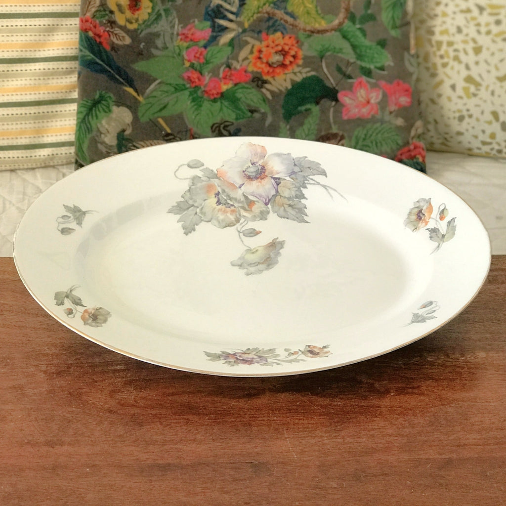 Grand plat de service ovale en porcelaine ULIM Limoges France à décor pavots  longueur 40 cm par Hello Broc brocante en ligne