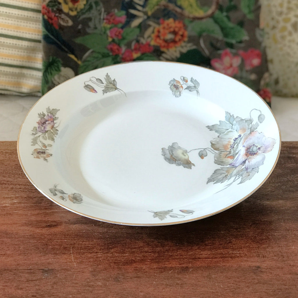 Grand plat rond légèrement creux en porcelaine de Limoges ULIM décor pavots diamètre de 31 cm par Hello Broc brocante en ligne