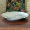 Plat rond de service blanc en faïence fine Bareuther Waldsassen diamètre 29 cm par Hello Broc brocante en ligne