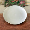 Plat rond de service blanc en faïence fine Bareuther Waldsassen diamètre 29 cm par Hello Broc brocante en ligne