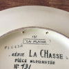 Grand plat de service rond Atelier d'Art Longwy Série La Chasse La Plaine par Hello Broc brocante en ligne