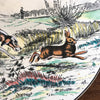 Grand plat de service rond Atelier d'Art Longwy Série La Chasse La Plaine par Hello Broc brocante en ligne