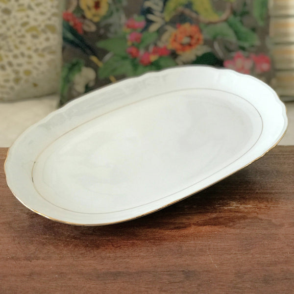 Plat de service ovale vintage blanc liseré doré Porcelaine du Berry 36 x 22 cm par Hello Broc brocante en ligne