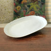 Plat de service ovale vintage blanc liseré doré Porcelaine du Berry 36 x 22 cm par Hello Broc brocante en ligne