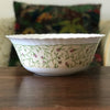 Saladier Luminarc verre opalin blanc décor fleurs mauves sur fond jaune pâle - Hello Broc