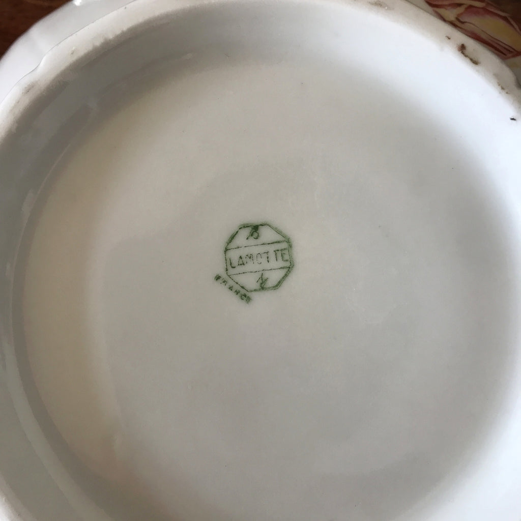 Grande soupière ancienne de forme Art Déco décor Roses en porcelaine de Sologne Lamotte Beuvron par Hello Broc brocante en ligne