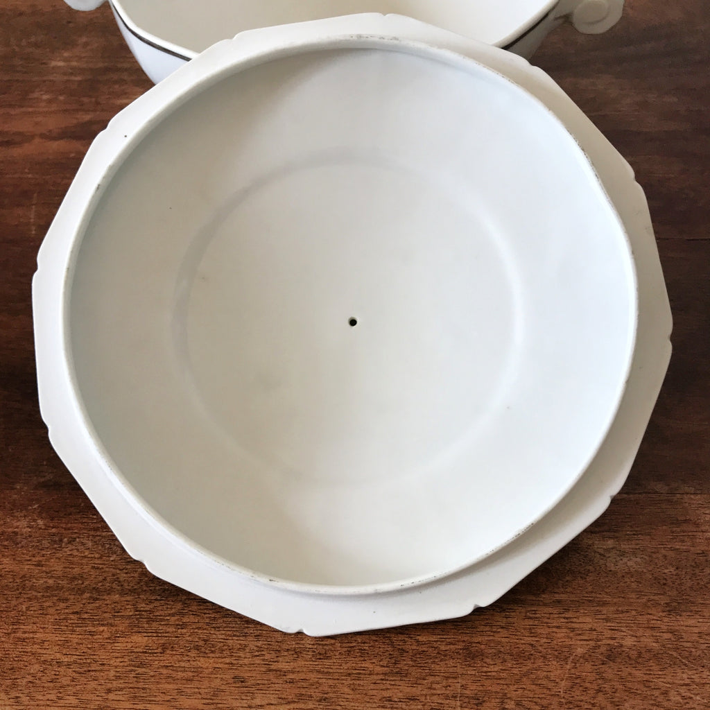 Grande soupière ancienne de forme Art Déco décor Roses en porcelaine de Sologne Lamotte Beuvron par Hello Broc brocante en ligne