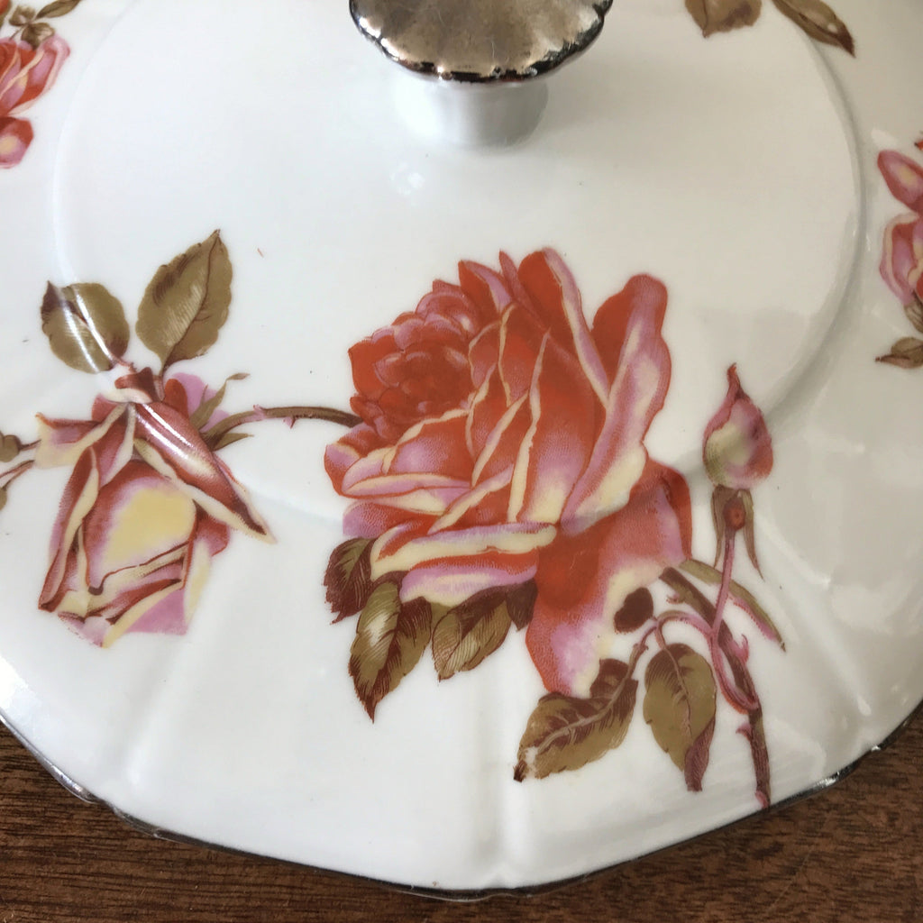 Grande soupière forme Art Déco décor Roses en porcelaine de Sologne Lamotte Beuvron par Hello Broc brocante en ligne