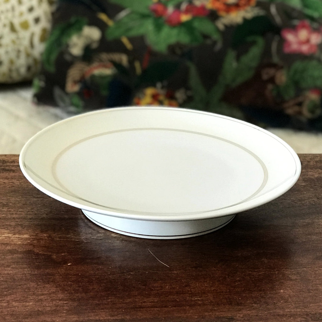 Présentoir à gâteau sur petit piédouche porcelaine de Limoges A. Vignaud par Hello Broc brocante en ligne